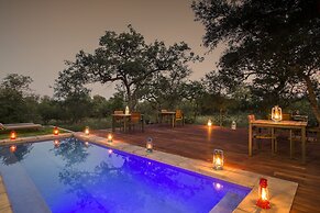Moya Safari Villa