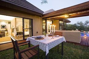 Moya Safari Villa