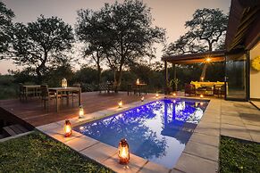 Moya Safari Villa