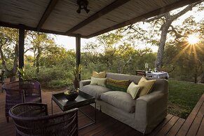 Moya Safari Villa