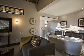 Moya Safari Villa