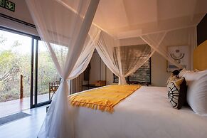 Moya Safari Villa