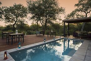 Moya Safari Villa