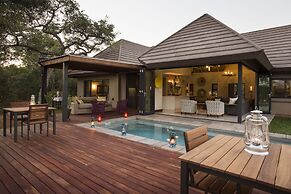 Moya Safari Villa