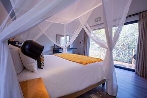 Moya Safari Villa
