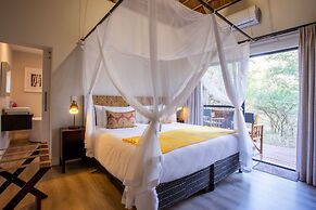 Moya Safari Villa