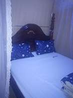 Capricorn Lounge