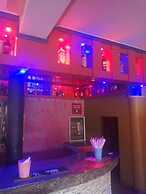 Capricorn Lounge