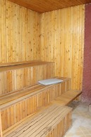 Capricorn Lounge
