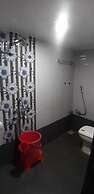 Rajhuns Deluxe Lodging