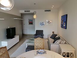 Luxurious flat with private garden