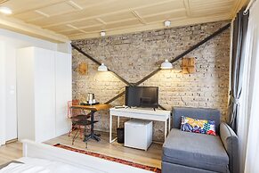 Miro Mansion