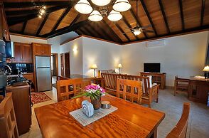Cocotal Inn and Cabanas