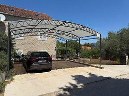 Apartments Jakov