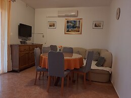 Apartments Jakov