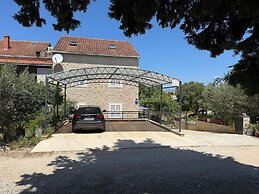 Apartments Jakov