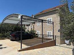 Apartments Jakov