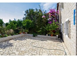 Apartments Jakov