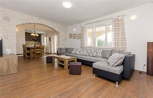 Apartment Luce