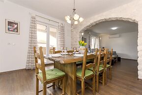 Apartment Luce