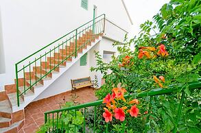Apartments Mladenka