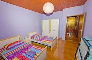 Apartments Mladenka