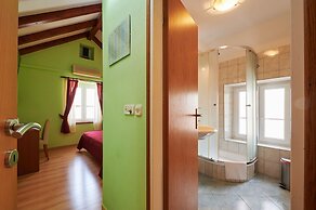 Apartment and Room Ivica