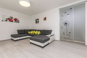 Apartment Dora
