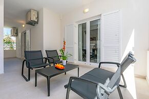 Apartment Dora