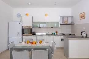 House Karlo