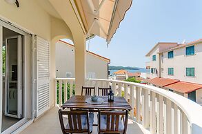 Apartments and Room Maestral