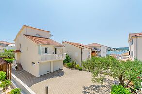 Apartments and Room Maestral
