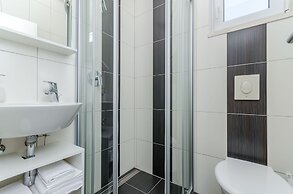 Apartments and Room Maestral
