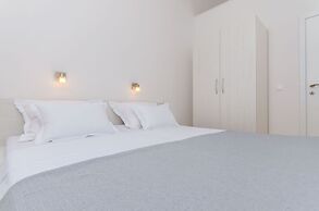 Apartments and Room Maestral