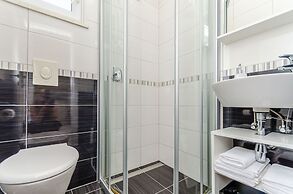 Apartments and Room Maestral