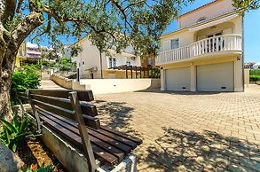 Apartments and Room Maestral