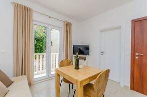 Apartments and Room Maestral