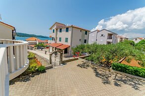 Apartments and Room Maestral