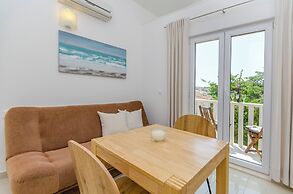 Apartments and Room Maestral