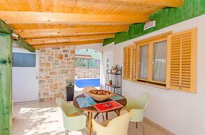 House Ara