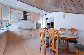 Apartments and Rooms Preka