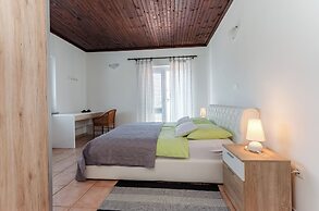 Apartments and Rooms Preka