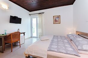 Apartments and Rooms Preka