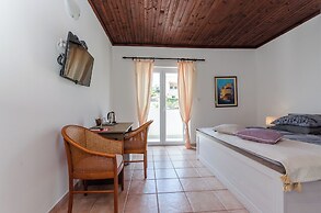 Apartments and Rooms Preka