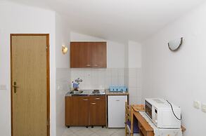 Apartments and Rooms Nike