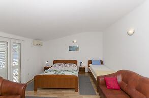 Apartments and Rooms Nike