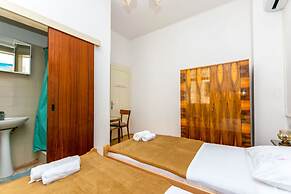 Apartment and Rooms Angela