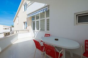 Apartments and Rooms Denis
