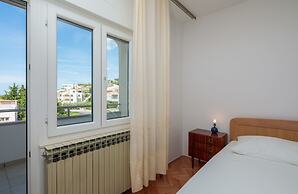 Apartments and Rooms Denis