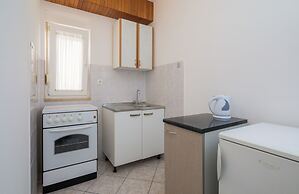 Apartments and Rooms Denis